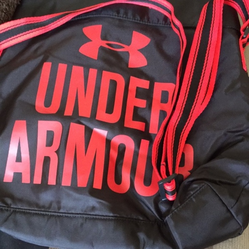 Under Armour Slim Cross Body Gym/Hike Bag